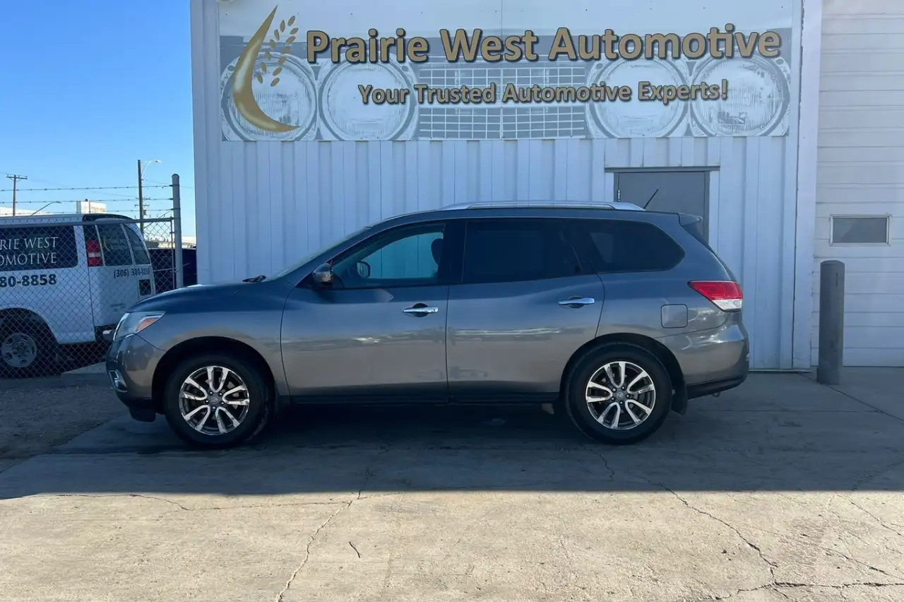 Nissan Pathfinder снимка Nissan Pathfinder