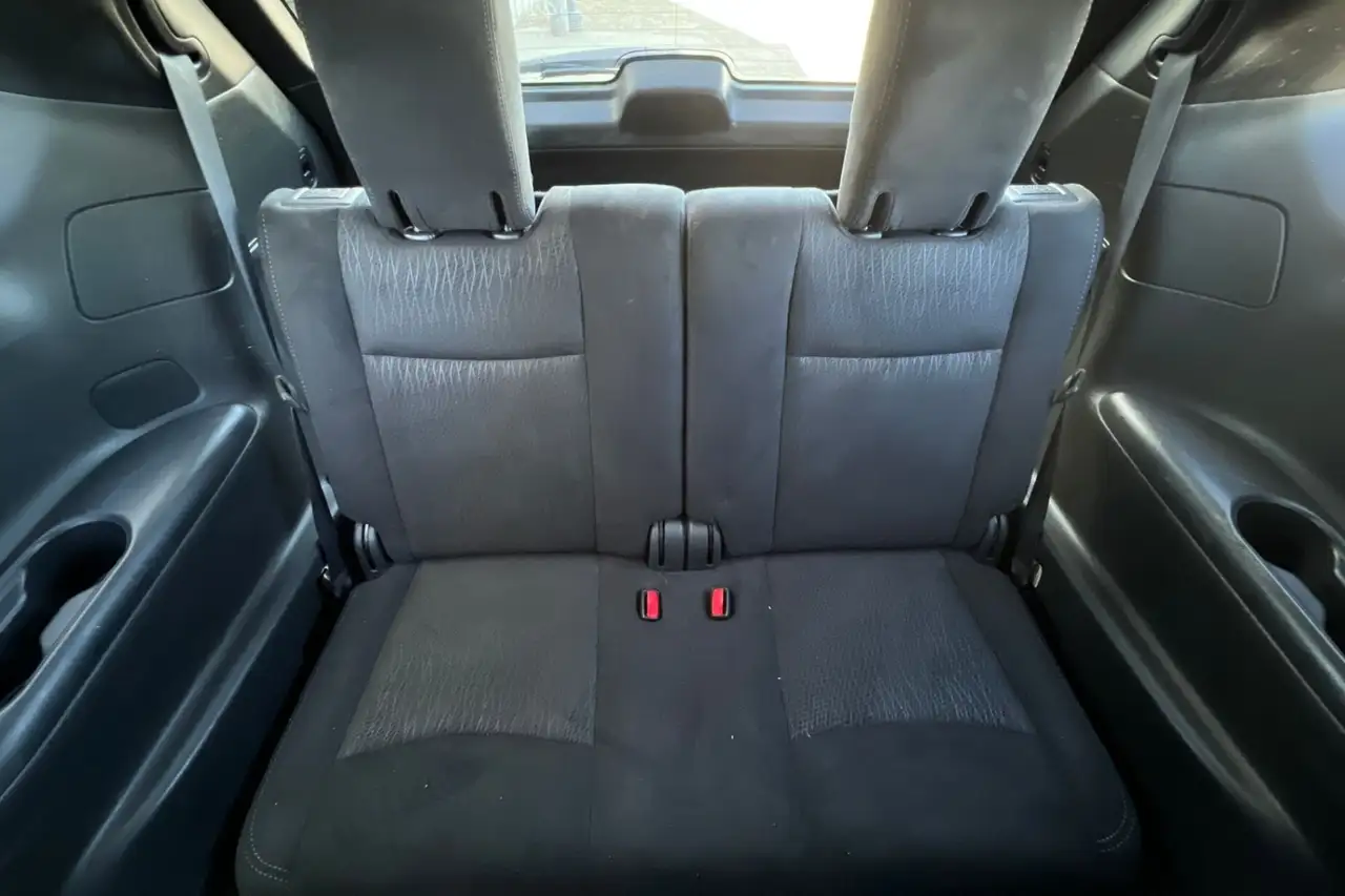 Nissan Pathfinder снимка Nissan Pathfinder