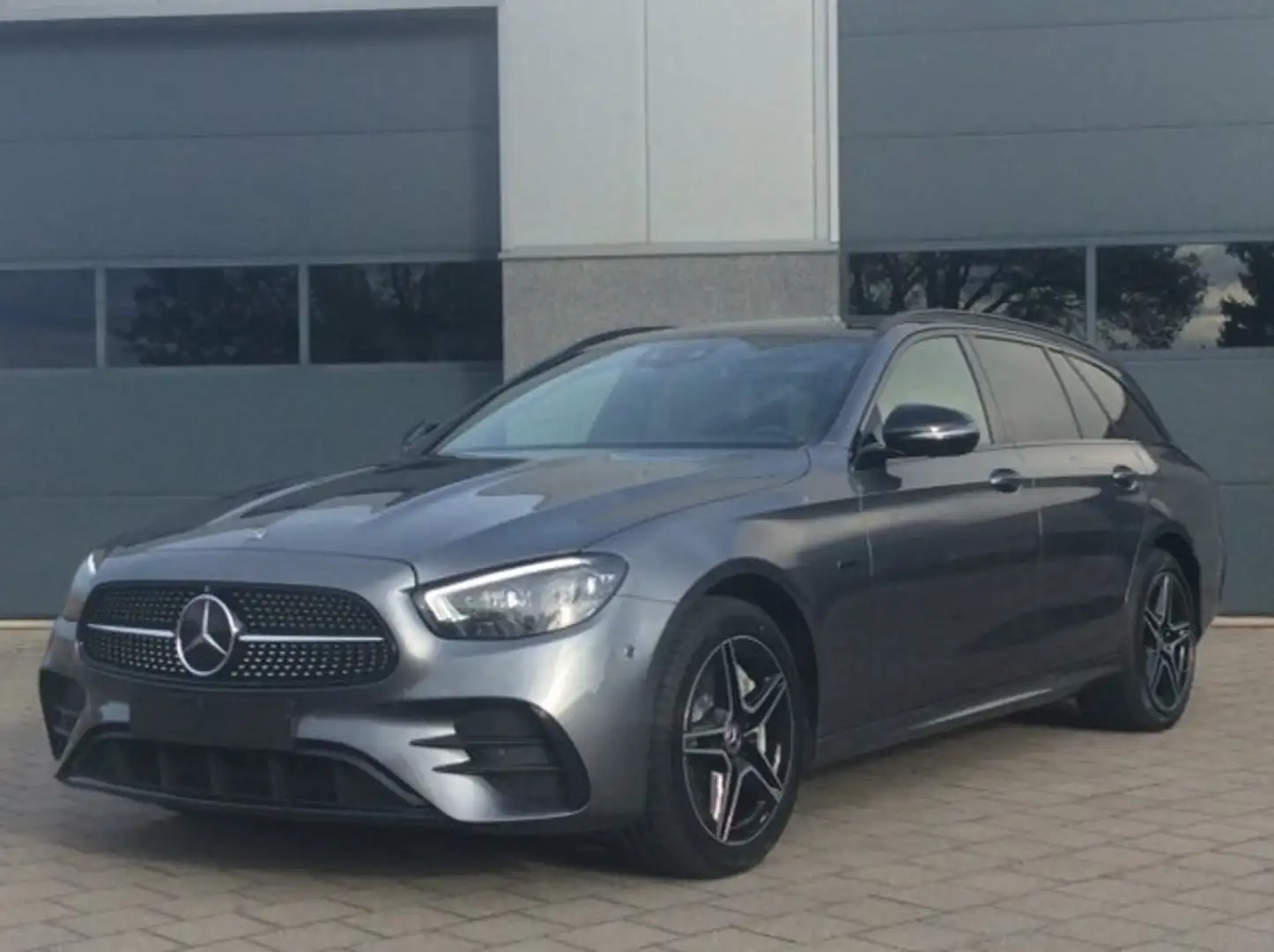 Mercedes-Benz E 300 de break*AMG*Nightpak*Panodak*Trekhaak*Memory Grijs - 1