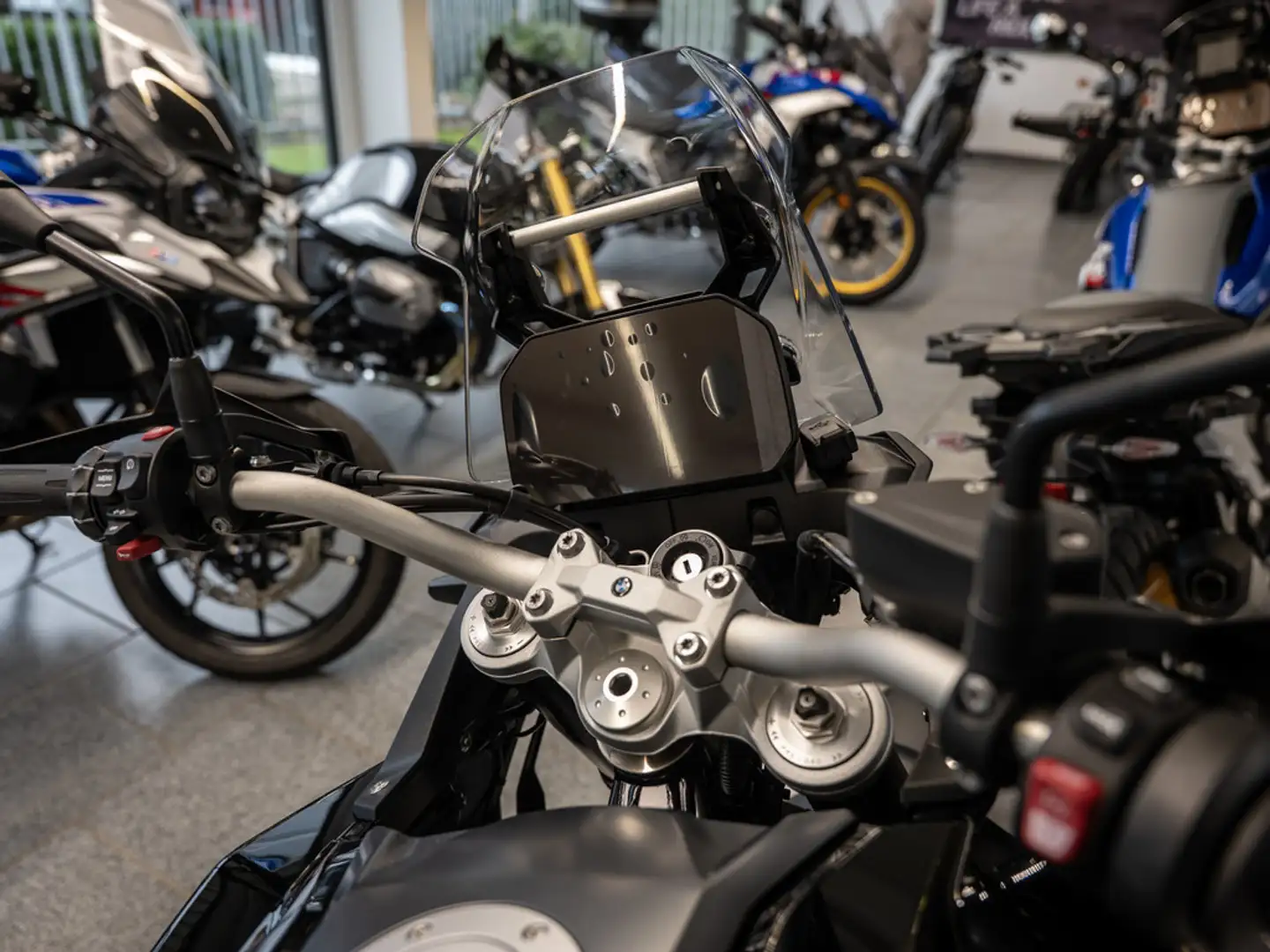 BMW F 900 GS AKRAPOVIC GRIFFHEIZUNG LED Fekete - 2