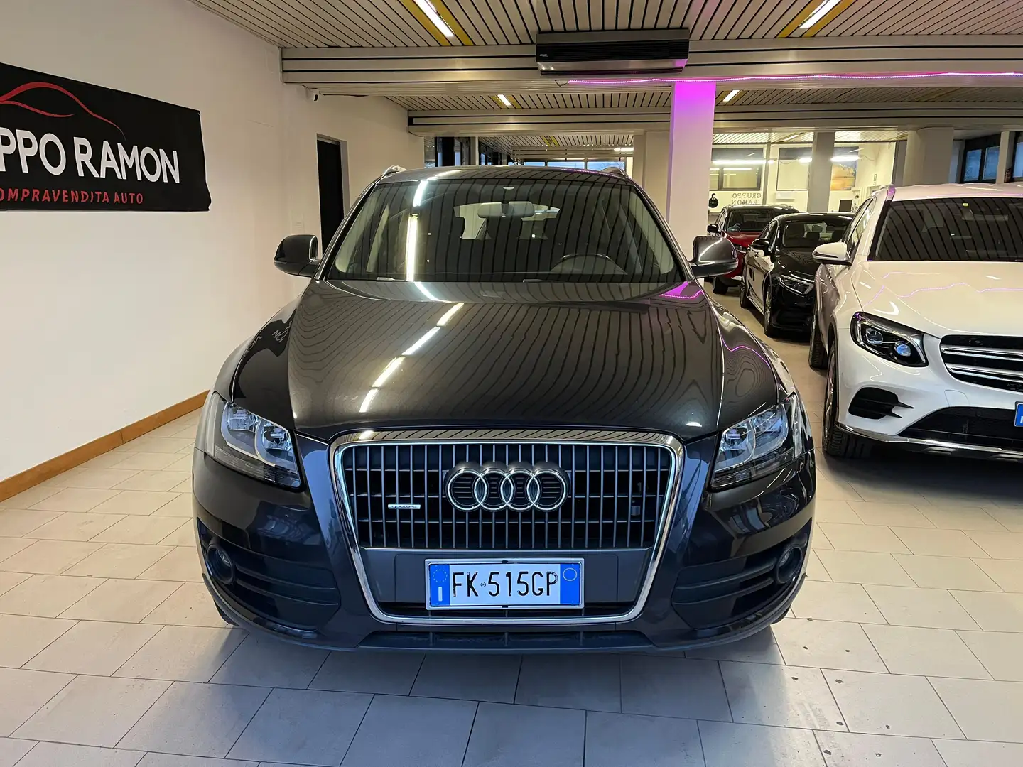 Audi Q5 2.0 tdi quattro 143cv dpf Grau - 2