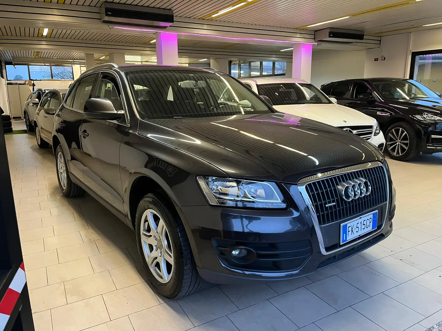 Audi Q5 2.0 tdi quattro 143cv dpf Grau - 1