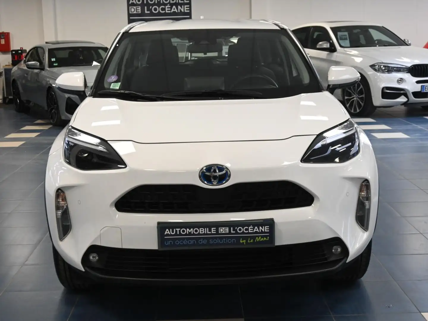 Toyota Yaris CROSS PRO HYBRIDE MY21 Hybride 116h 2WD Dynamic Bu Blanc - 2