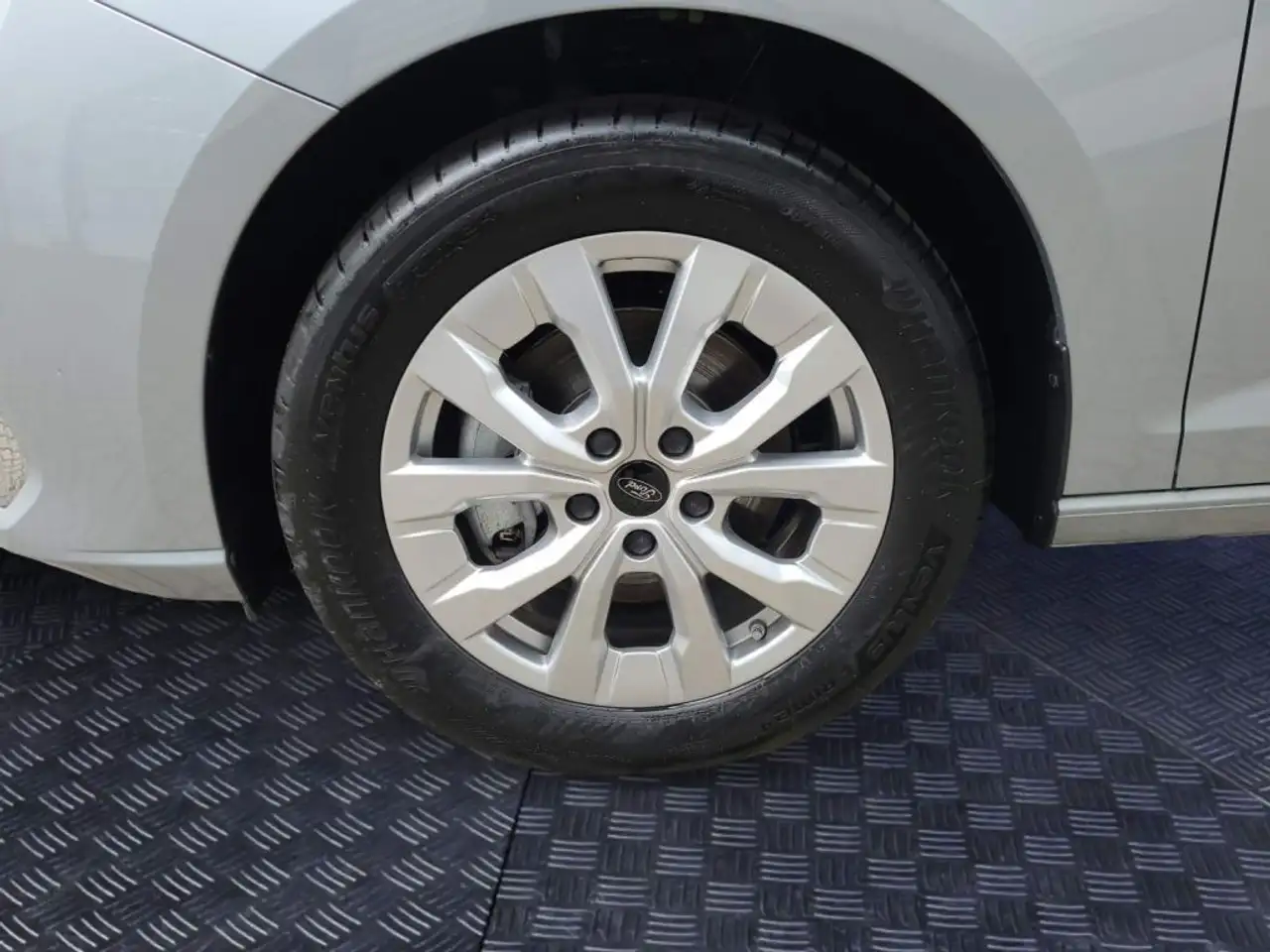 Ford Tourneo Connect Grand 1.5 EcoBoost Aut. TITANIUM 16