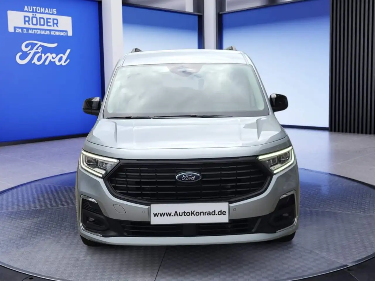 Ford Tourneo Connect Grand 1.5 EcoBoost Aut. TITANIUM 2