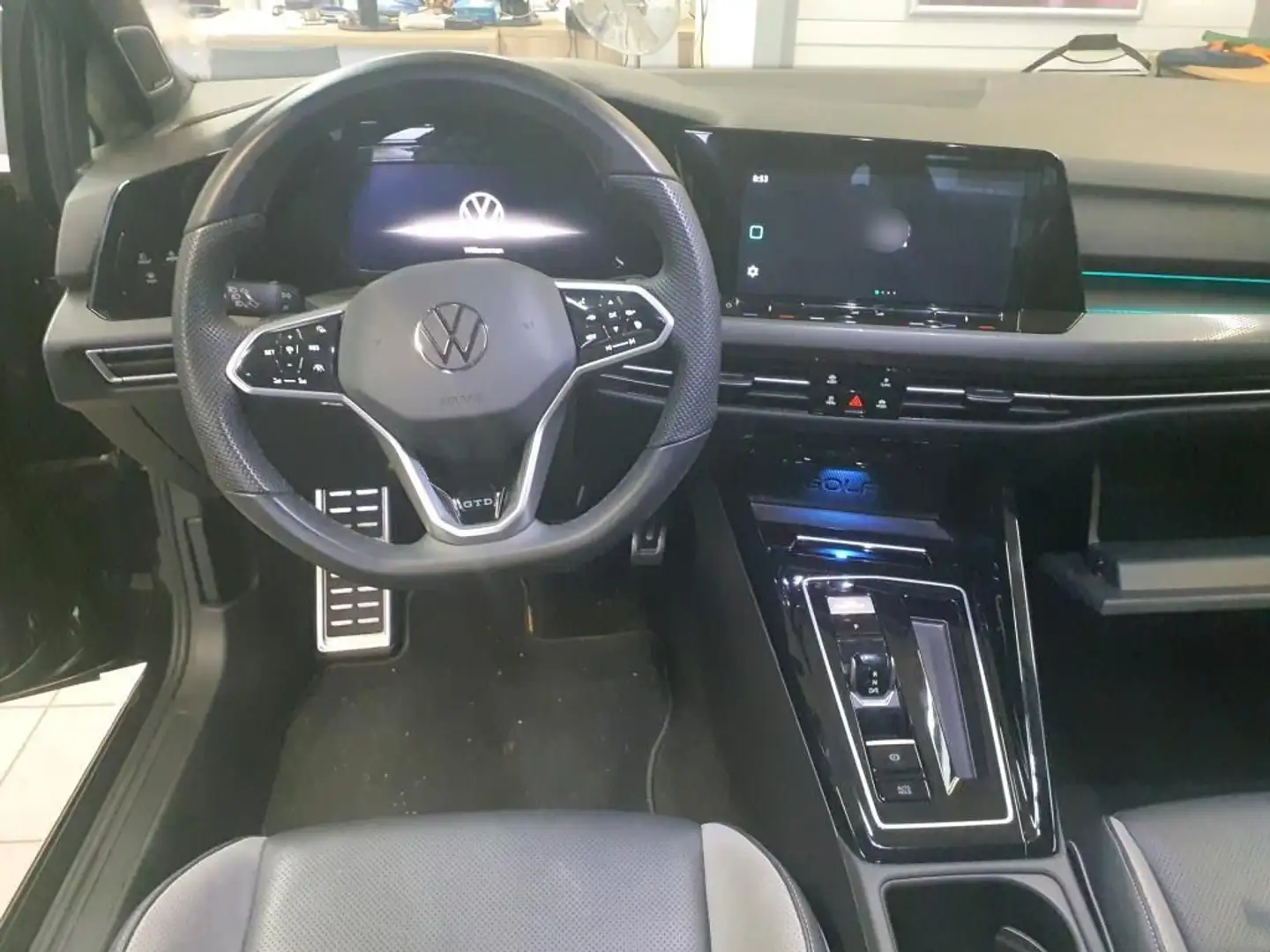 Volkswagen Golf VIII GTD 2.0 TDI DSG Blackstyle Pano Vollle Schwarz - 2