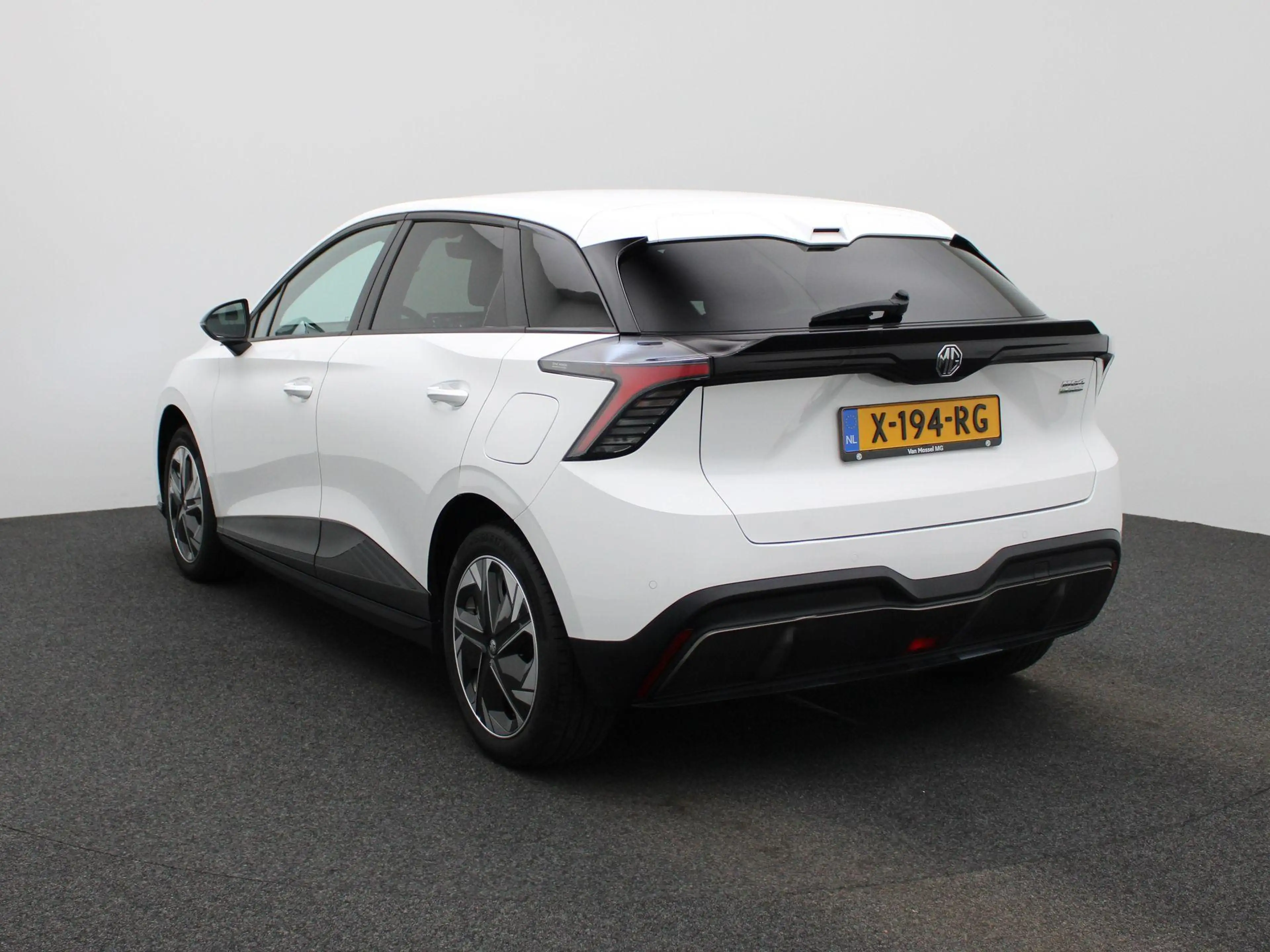 MG MG4 Electric Comfort 64 kWh | WORDT VERWACHT | APPLE C — photo 2