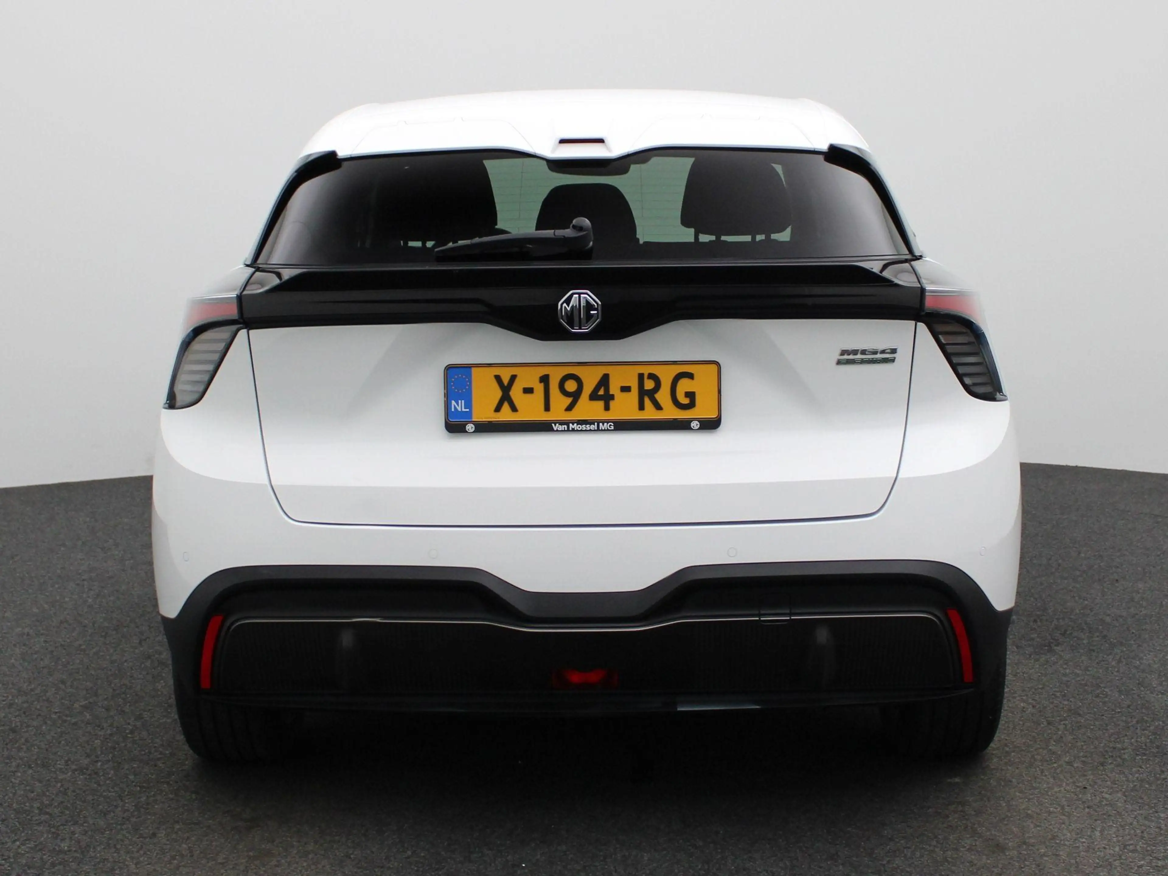 MG MG4 Electric Comfort 64 kWh | WORDT VERWACHT | APPLE C — photo 5