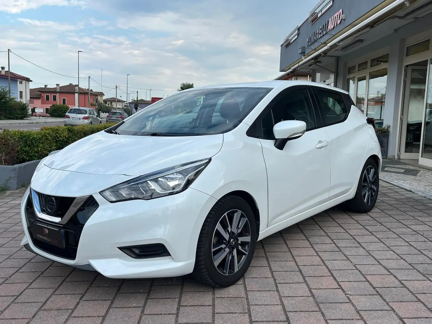Nissan Micra Micra V 2017 1.0 Business 71cv Bianco - 1