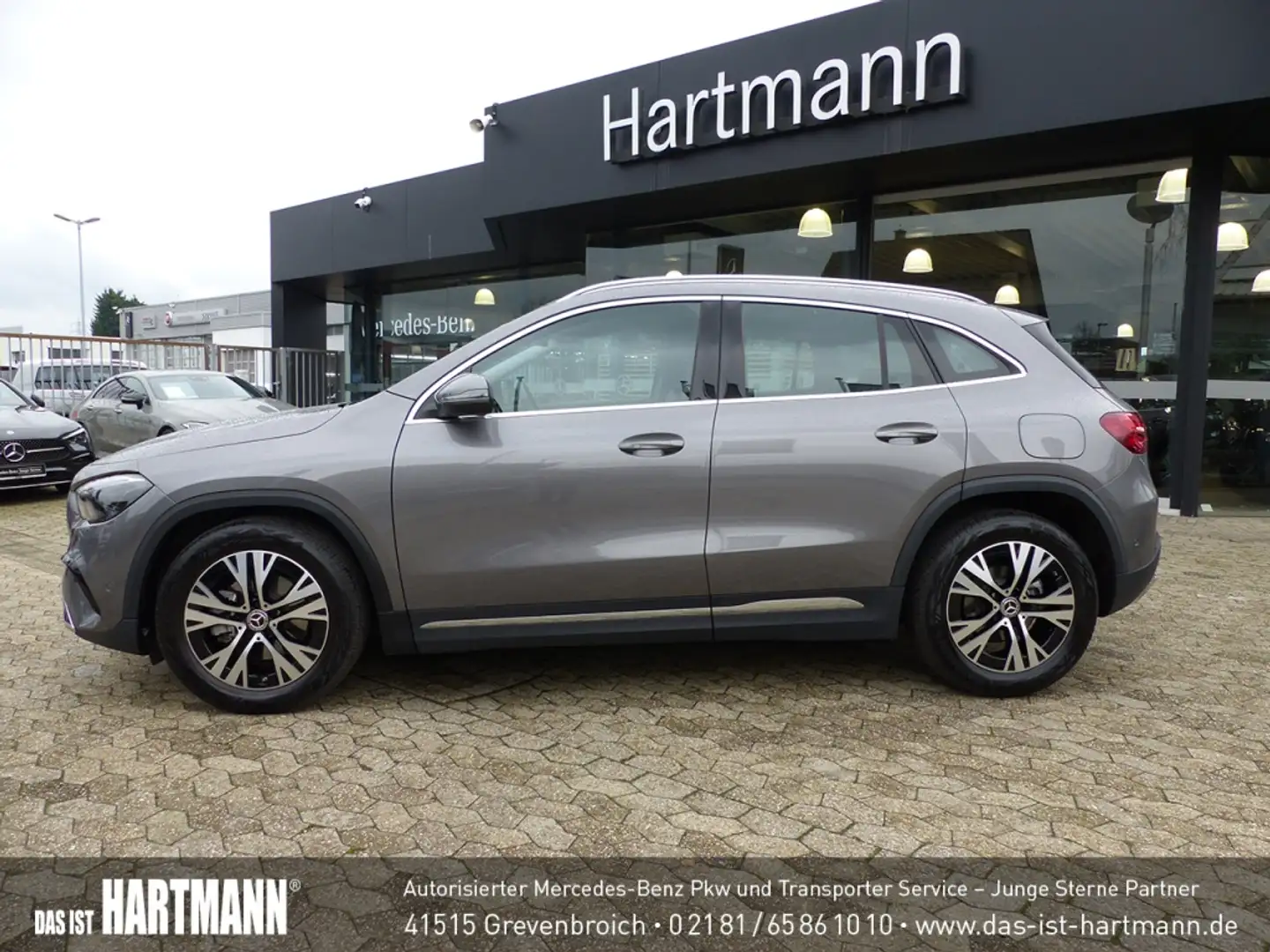 Mercedes-Benz GLA 180 PROGRESSIVE+AHK+TOTWINKEL+RF.-KAM+MEMORY Grau - 2