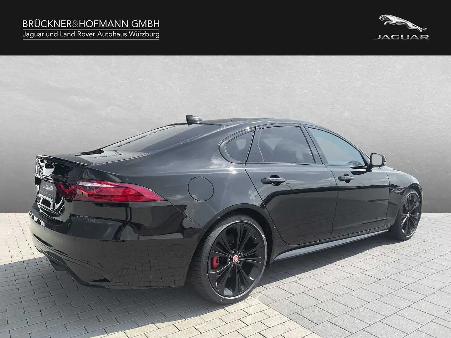 Jaguar XF D200 R-Dynamic BLACK Zwart - 2