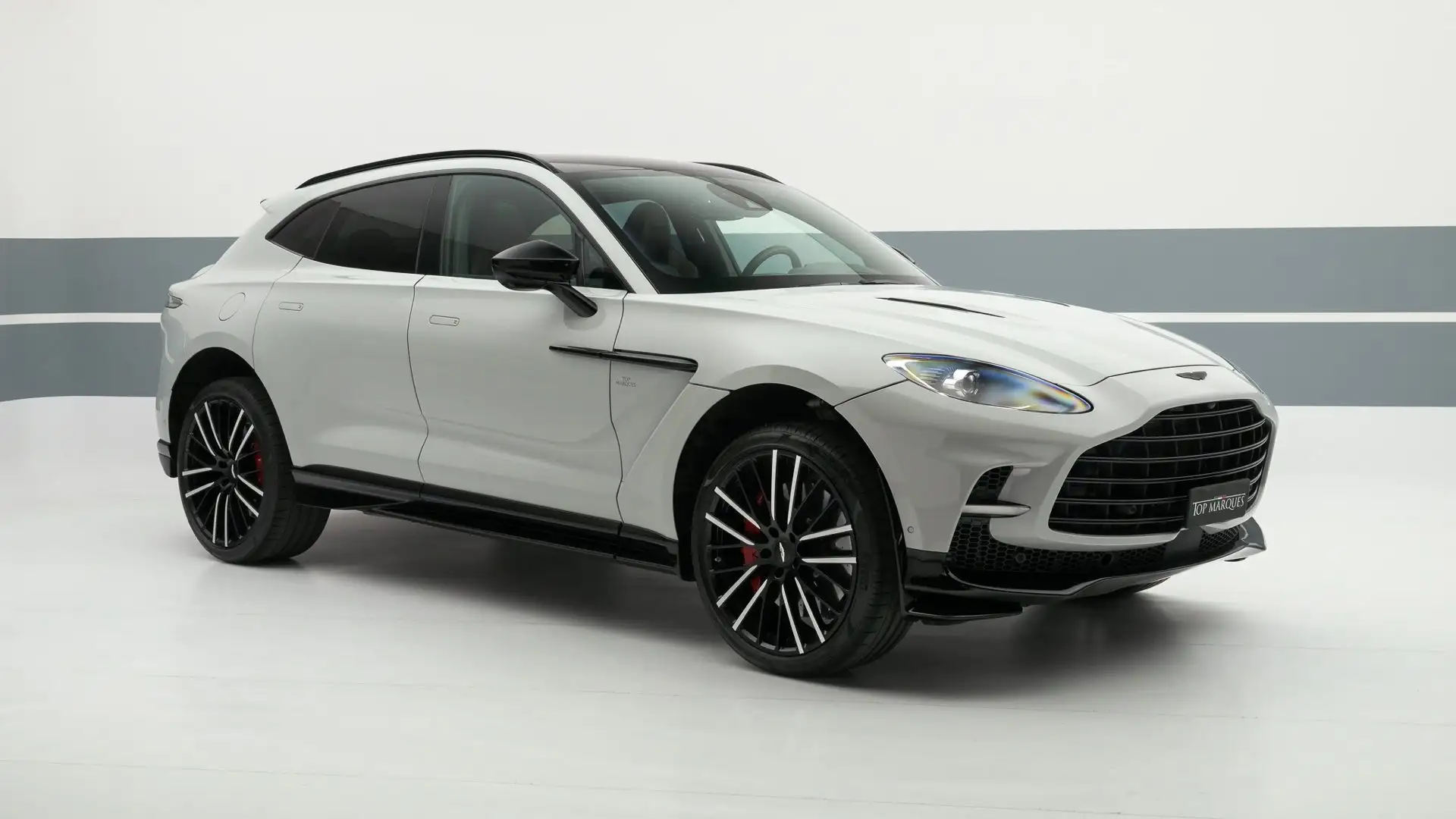 Aston Martin DBX 707 Grau - 2