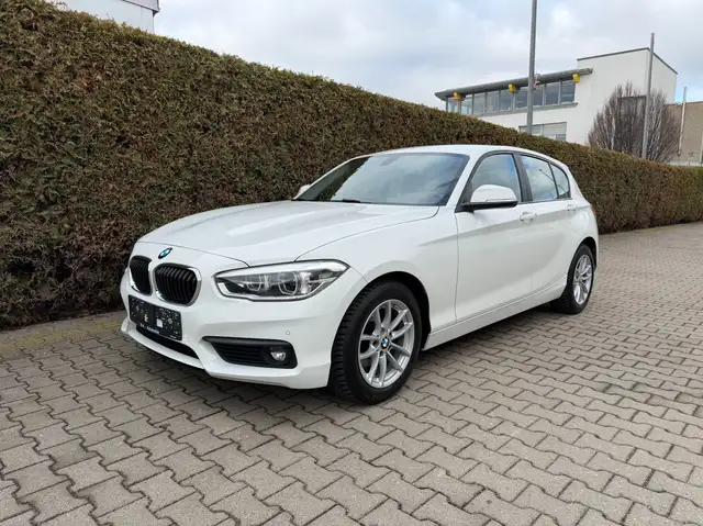 BMW 116 116 i Advantage / LED / Navi / Klima / SHZ /