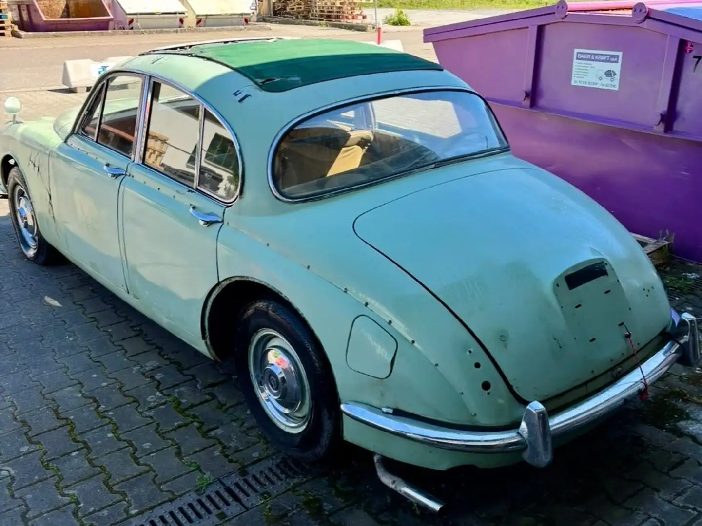 Jaguar Daimler 250 V8 großes Faltdach , H Kennzeichen Grün - 2