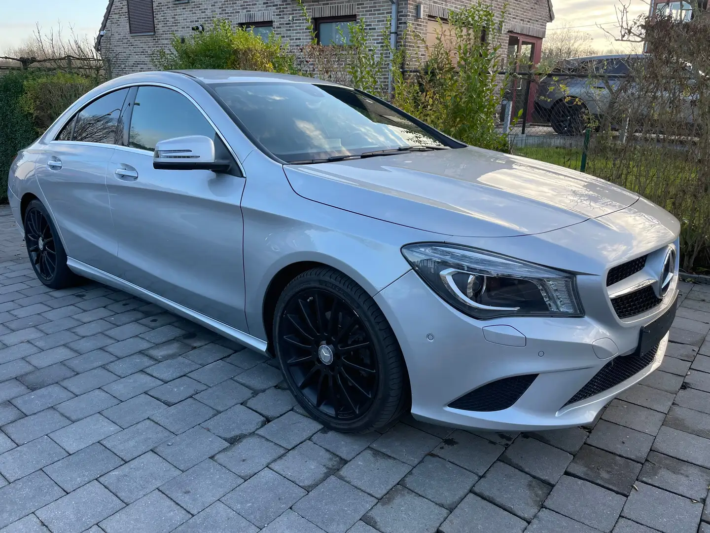 Mercedes-Benz CLA 200 200D URBAN /LEDER/GPS/XENON/PDC/ EURO 6 / 87000KM Silber - 1