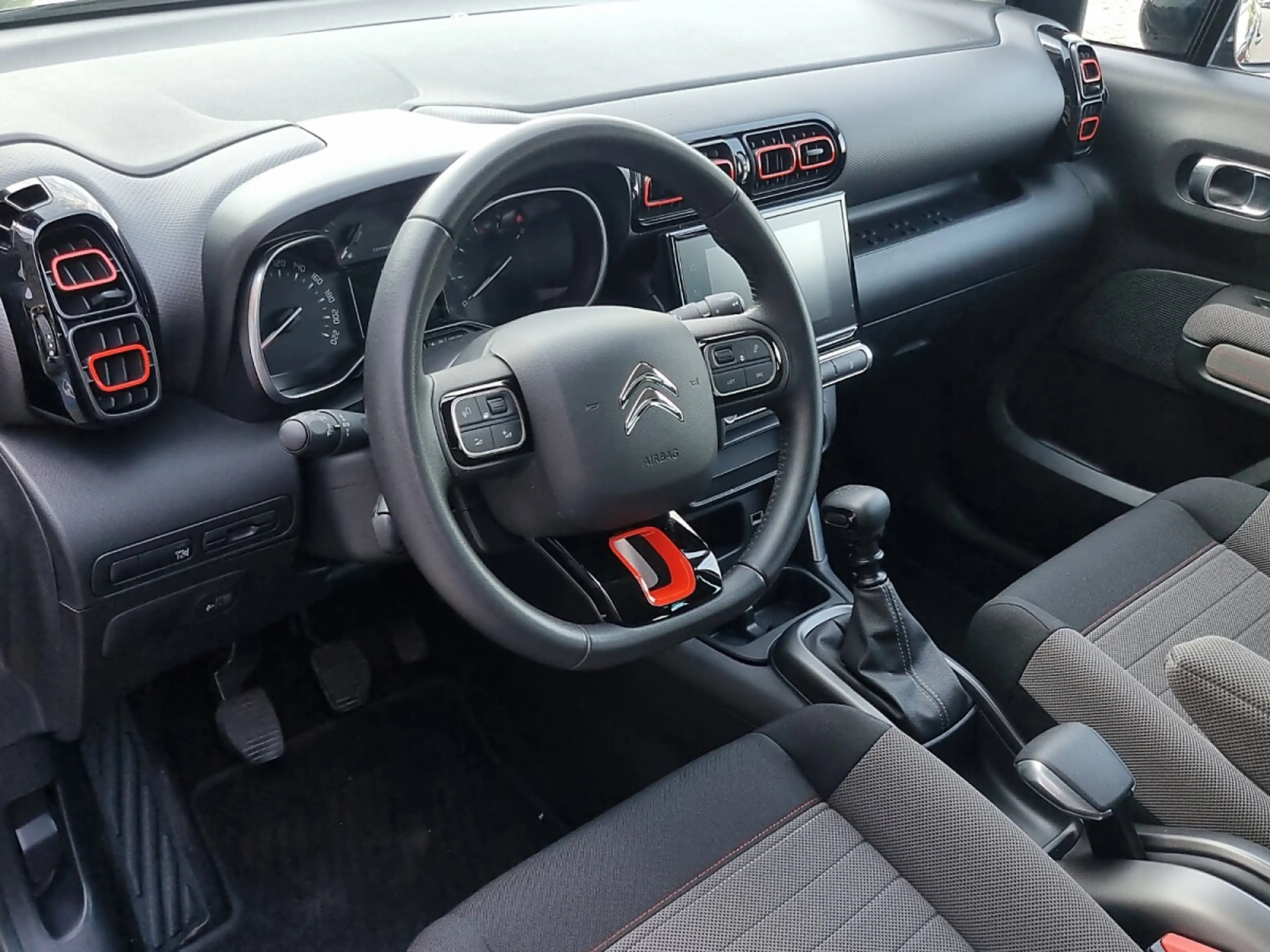 Citroen C3 Aircross PureTech 110 S&S 6-Gang-Manuell Shine — photo 8