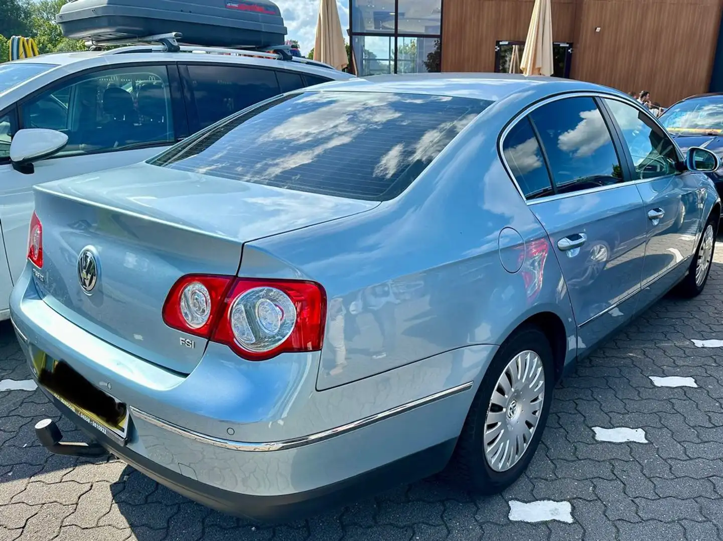 Volkswagen Passat 1.6 FSI Highline Bleu - 1