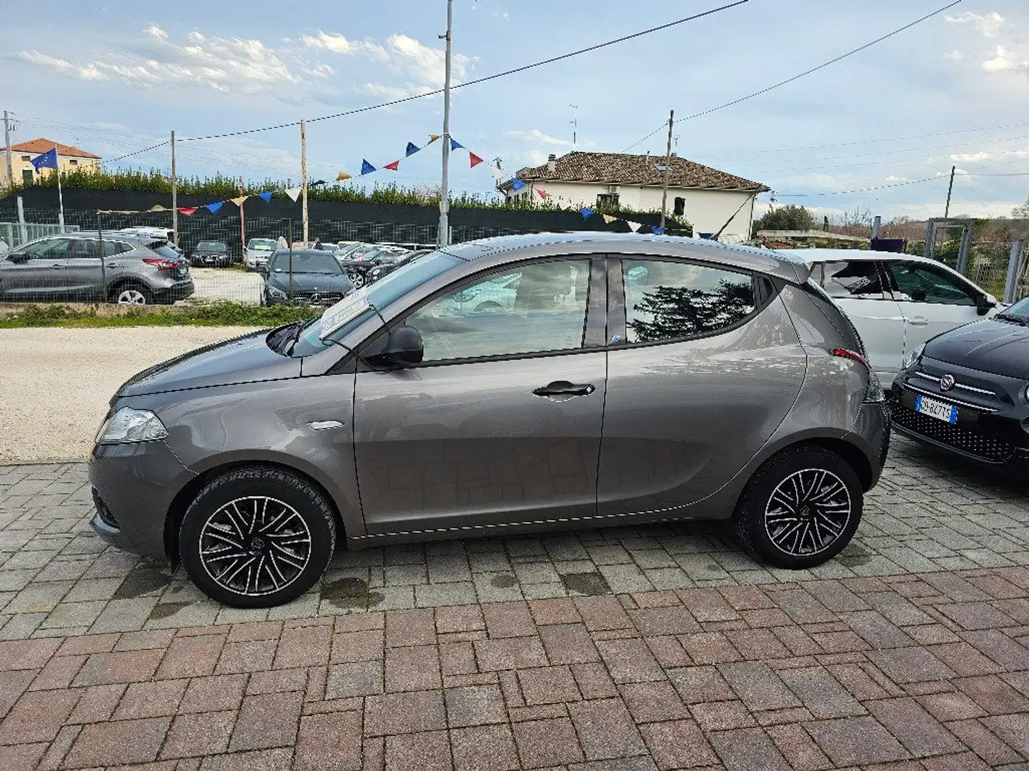 Lancia Ypsilon 1.2 69 CV 5 porte GPL Ecochic Elefantino Blu Grigio - 2
