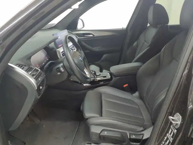 BMW X3 view 3
