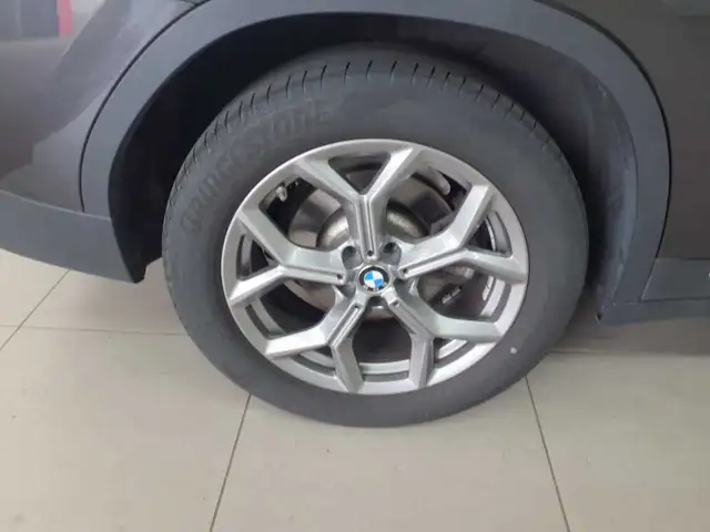 BMW X3 view 13