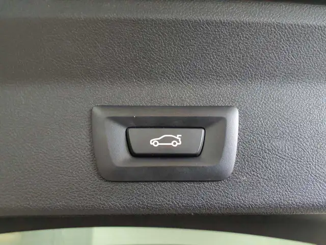 BMW X3 view 12