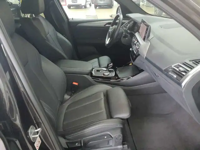 BMW X3 view 14
