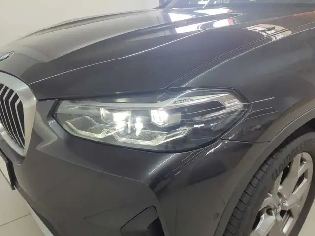 BMW X3 view 16