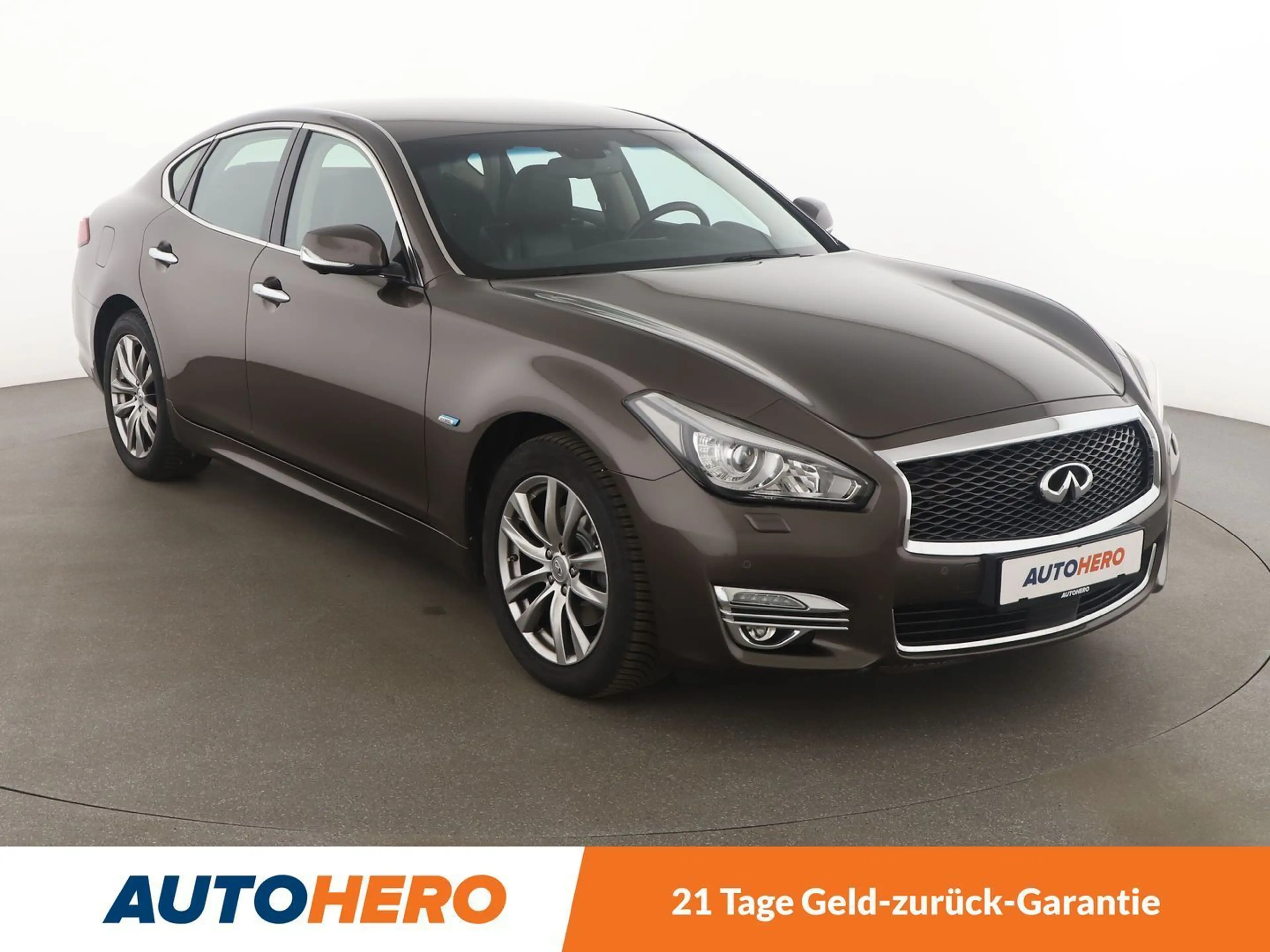 Infiniti Q70 2.2 Diesel Premium Tech Aut.*NAVI*ACC*360°*PDC*SHZ — photo 8
