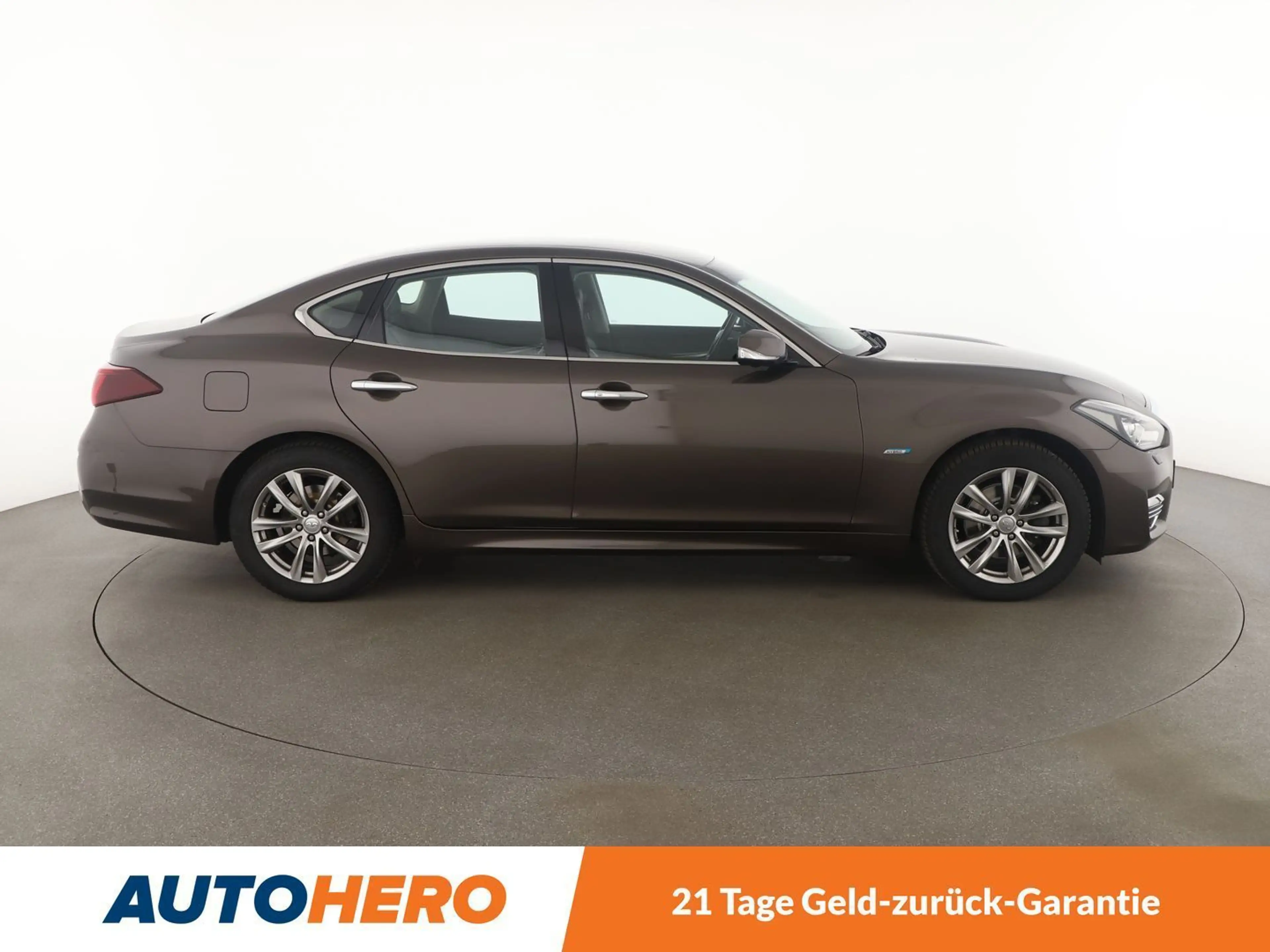 Infiniti Q70 2.2 Diesel Premium Tech Aut.*NAVI*ACC*360°*PDC*SHZ — photo 7