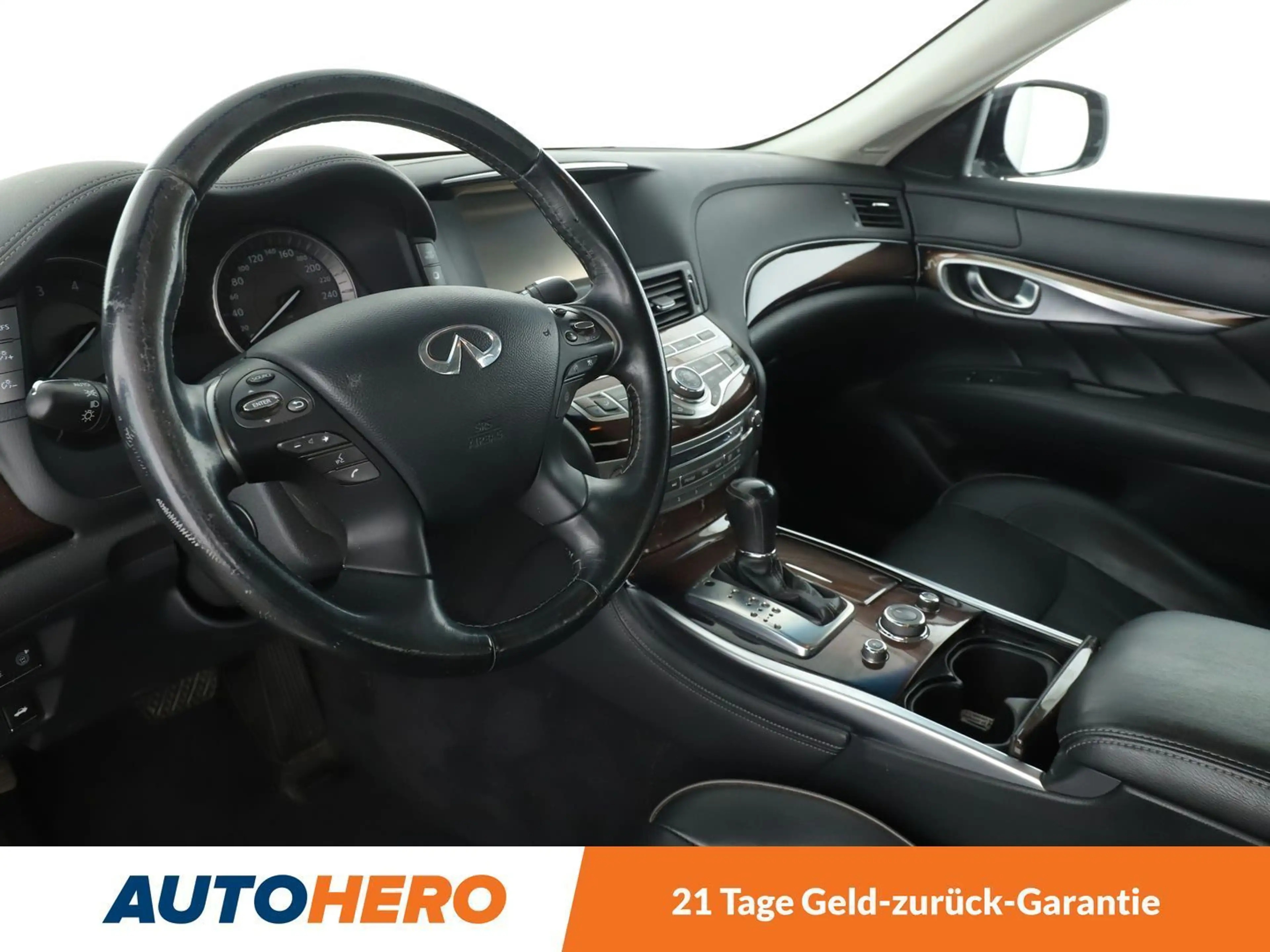 Infiniti Q70 2.2 Diesel Premium Tech Aut.*NAVI*ACC*360°*PDC*SHZ — photo 11