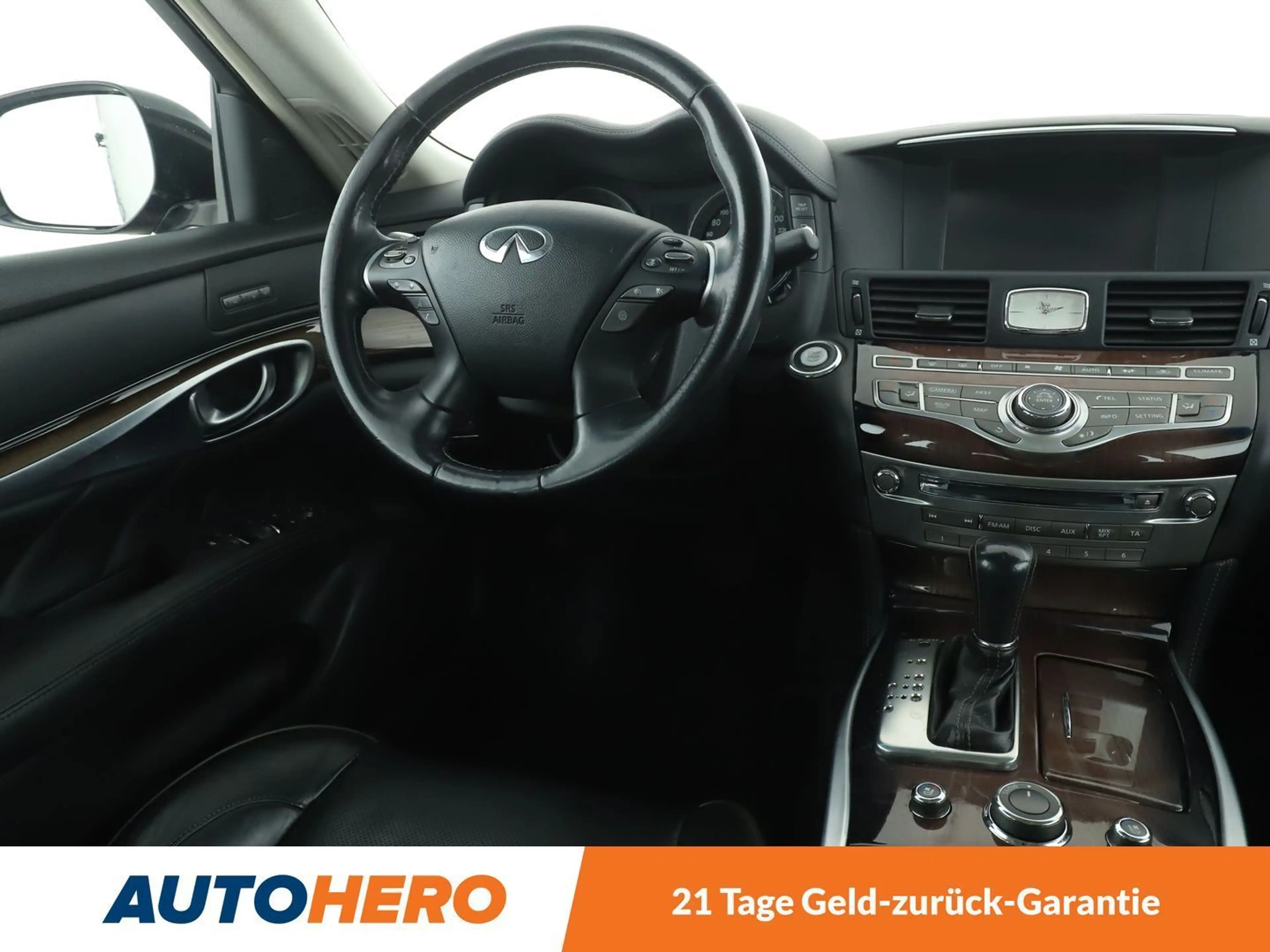 Infiniti Q70 2.2 Diesel Premium Tech Aut.*NAVI*ACC*360°*PDC*SHZ — photo 13