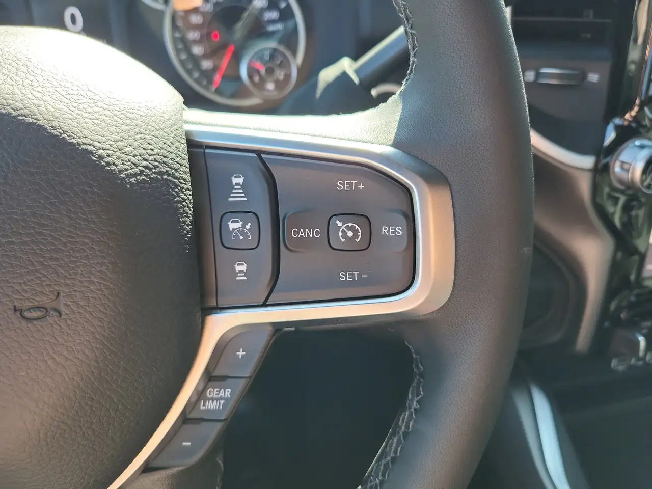 RAM 3500 снимка RAM 3500