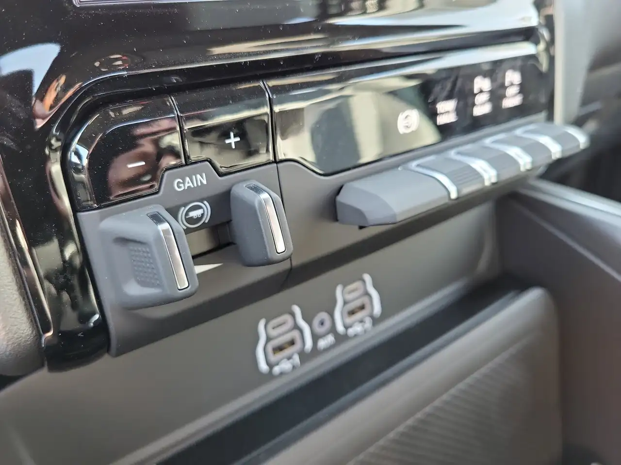 RAM 3500 снимка RAM 3500