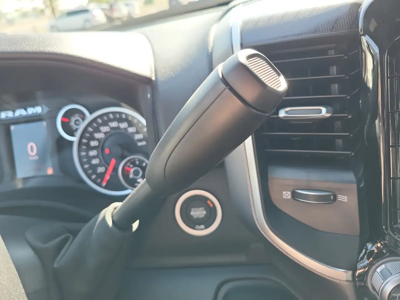 RAM 3500 снимка RAM 3500