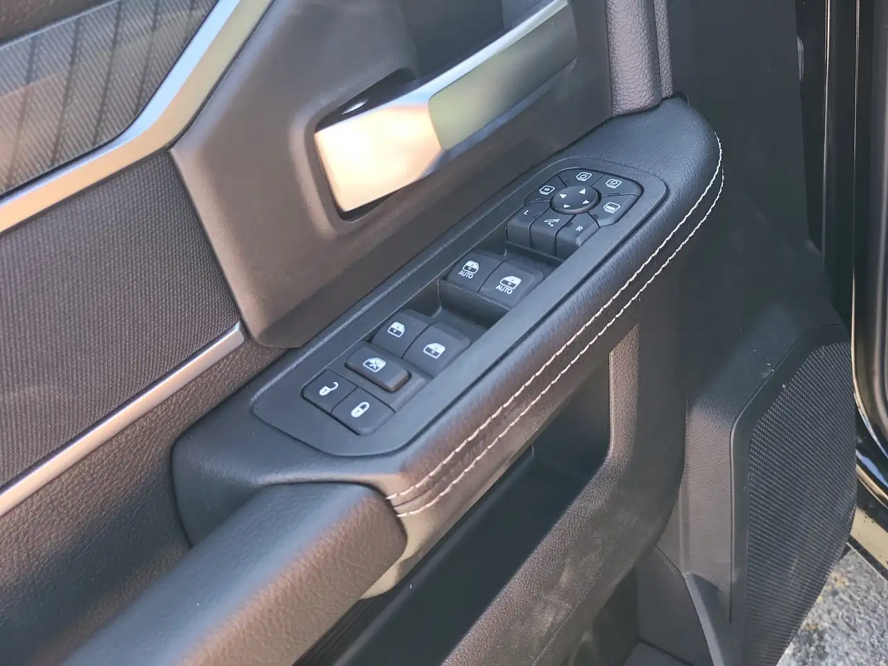 RAM 3500 снимка RAM 3500
