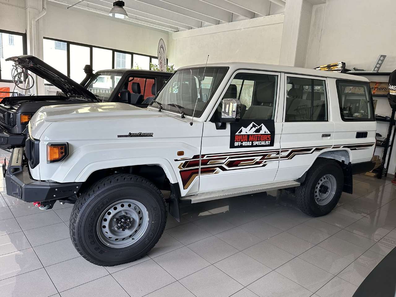 Toyota Land Cruiser GRJ 76 4.0 V6 € 74000 iva inclusa