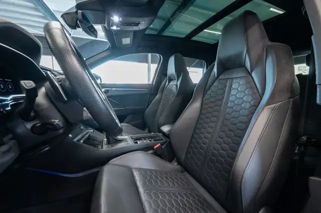 Audi RS Q3 view 13