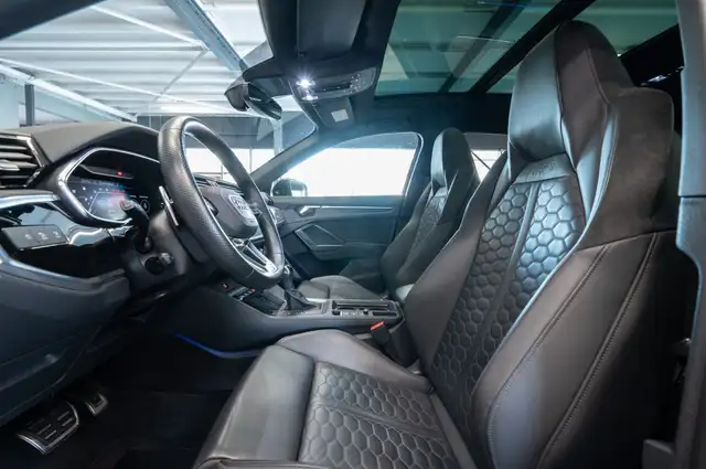 Audi RS Q3 view 12