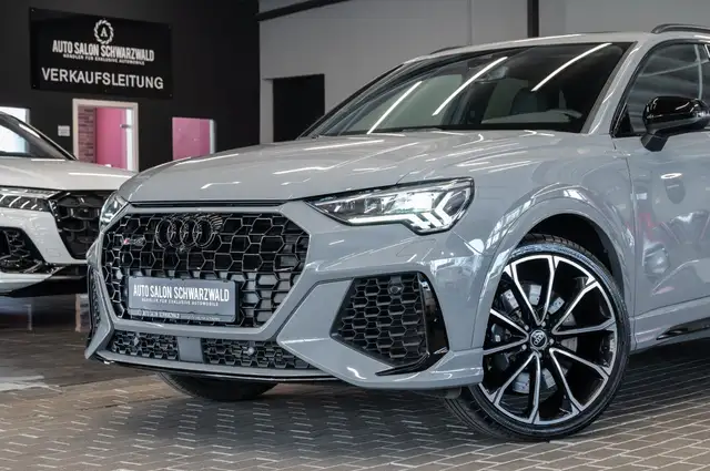 Audi RS Q3 view 3