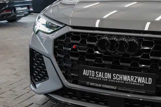 Audi RS Q3 view 10