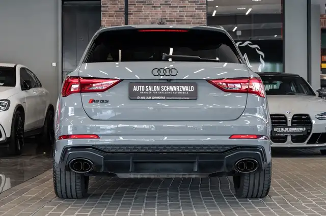 Audi RS Q3 view 9