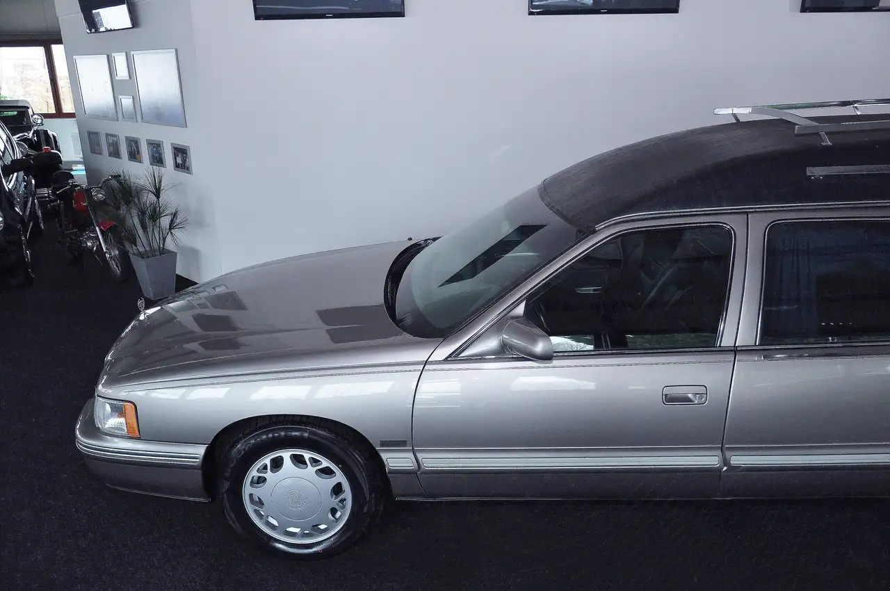 Cadillac Deville V8 ! Leichenwagen ! Erst 066.071 km !, foto 5