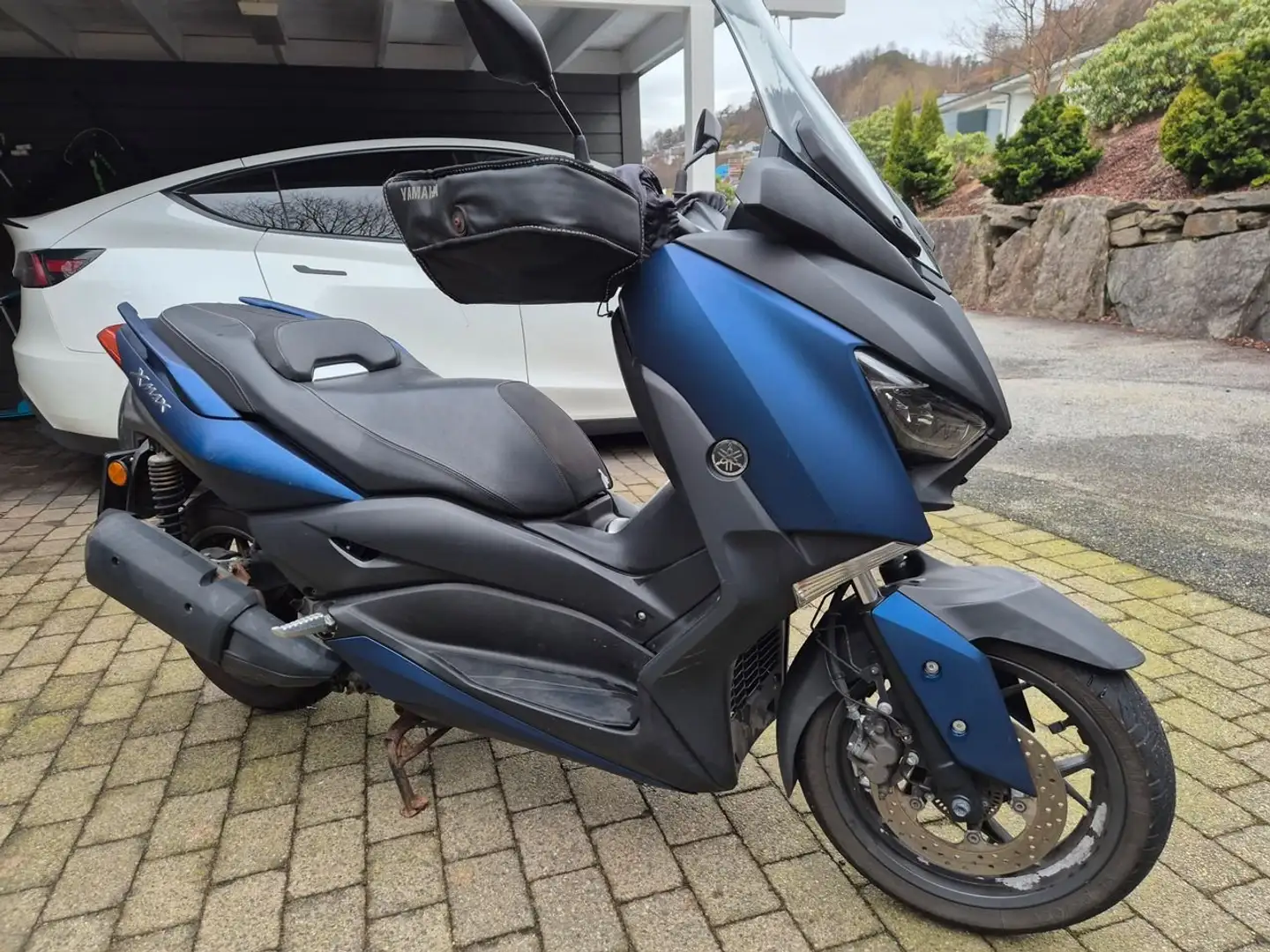 Yamaha X-Max 300 Blue - 1