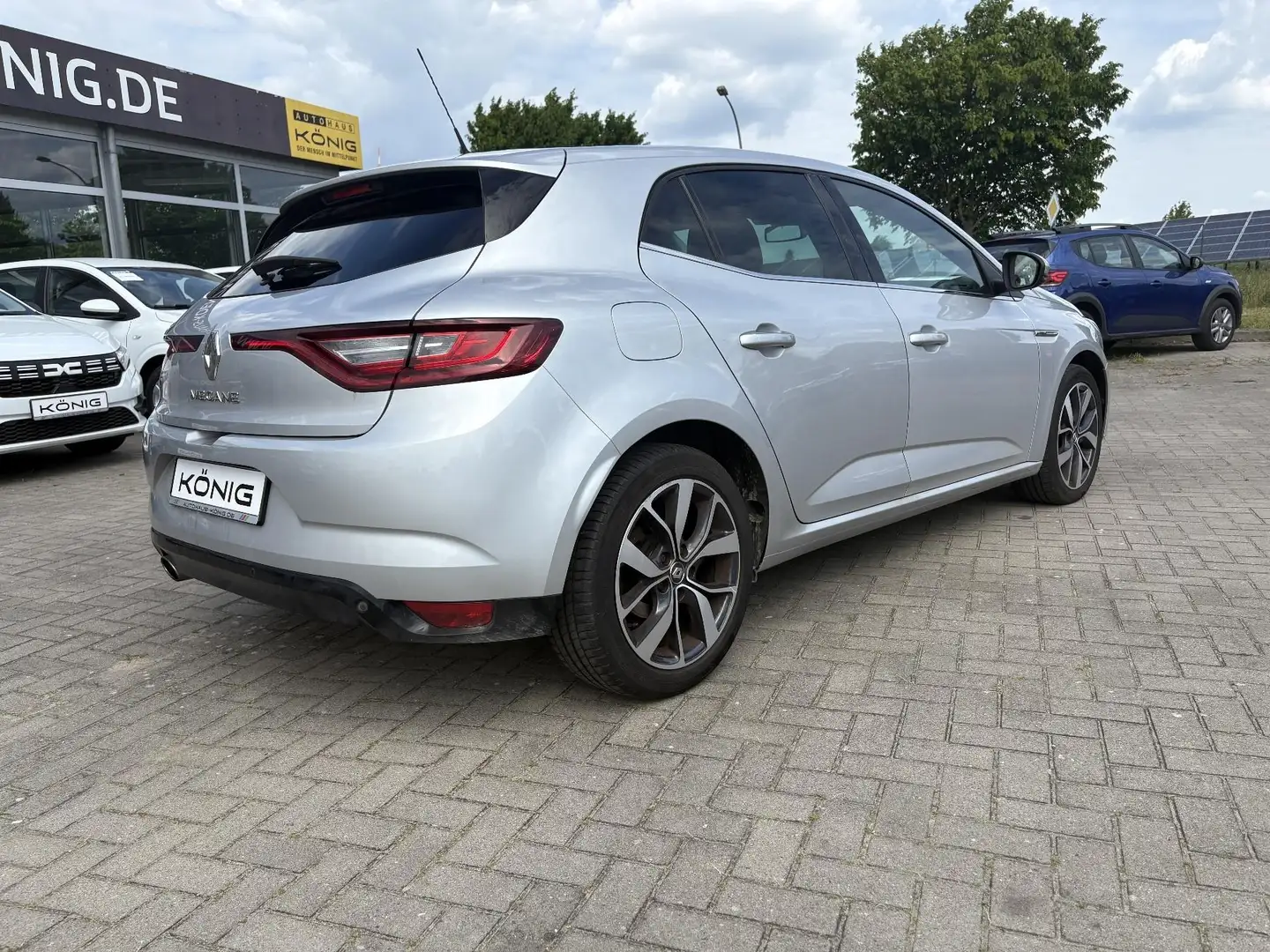Renault Megane Automatik, Navi, Tempomat,  BOSE Sound Grau - 2