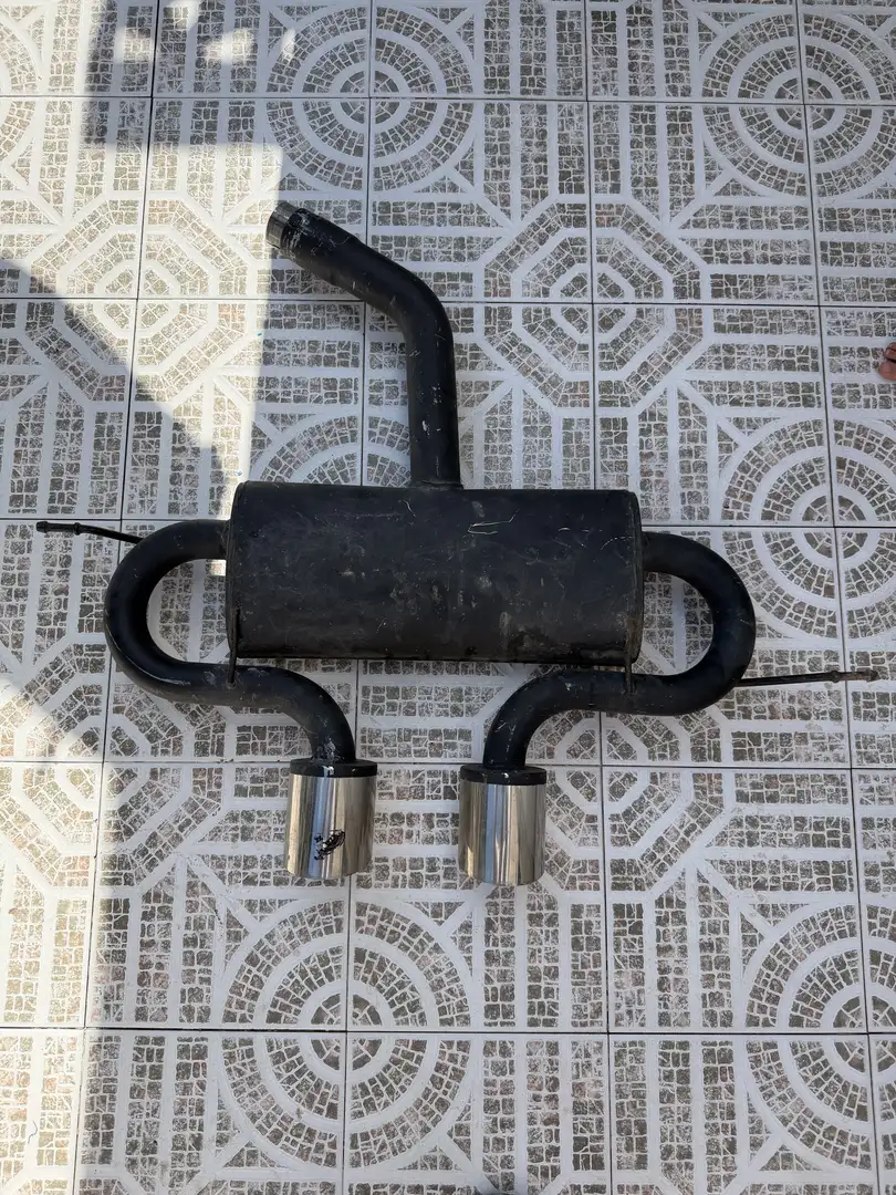 Volkswagen Golf 1.9TDI Highline - 1