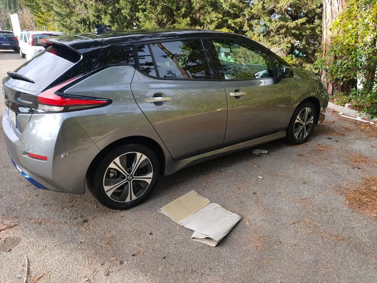 Nissan Leaf N-Connecta 62 kWh Grigio - 1