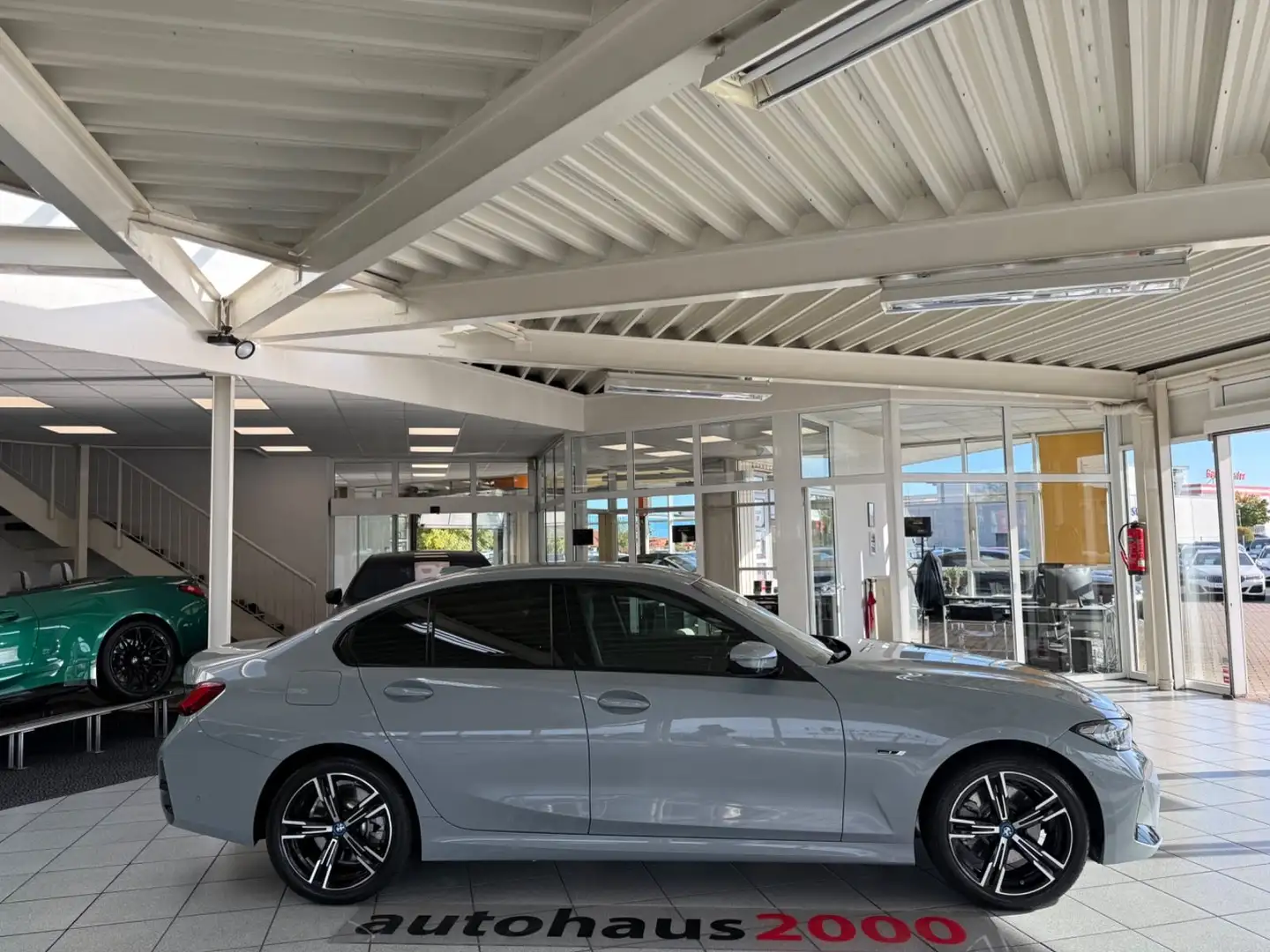 BMW 320 e M Sportpaket LED/HUD/CAM/AHK/DAB Grau - 2