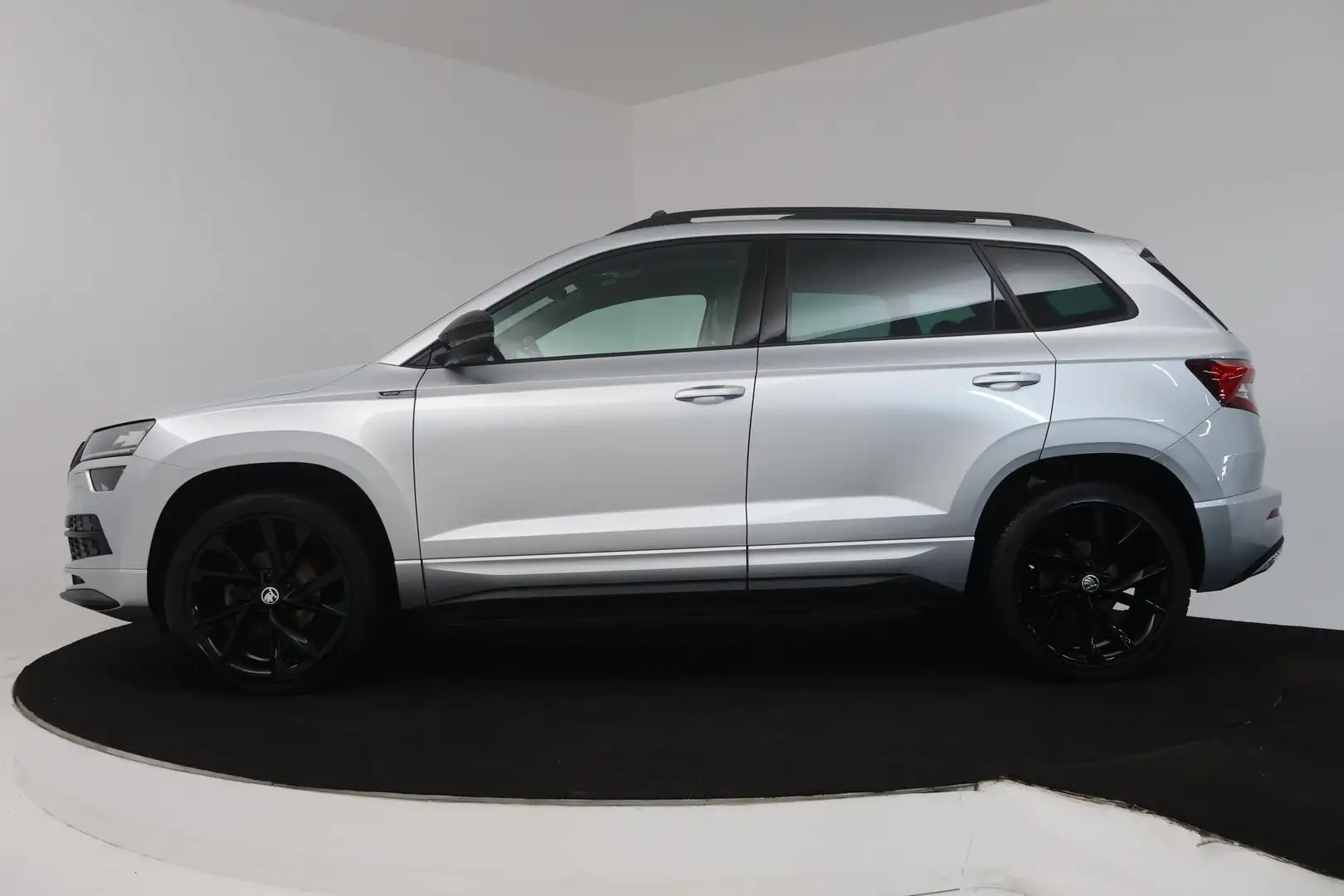 Skoda Karoq 1.5 TSI ACT Sportline Business (PANORAMADAK, STOEL Gris - 2
