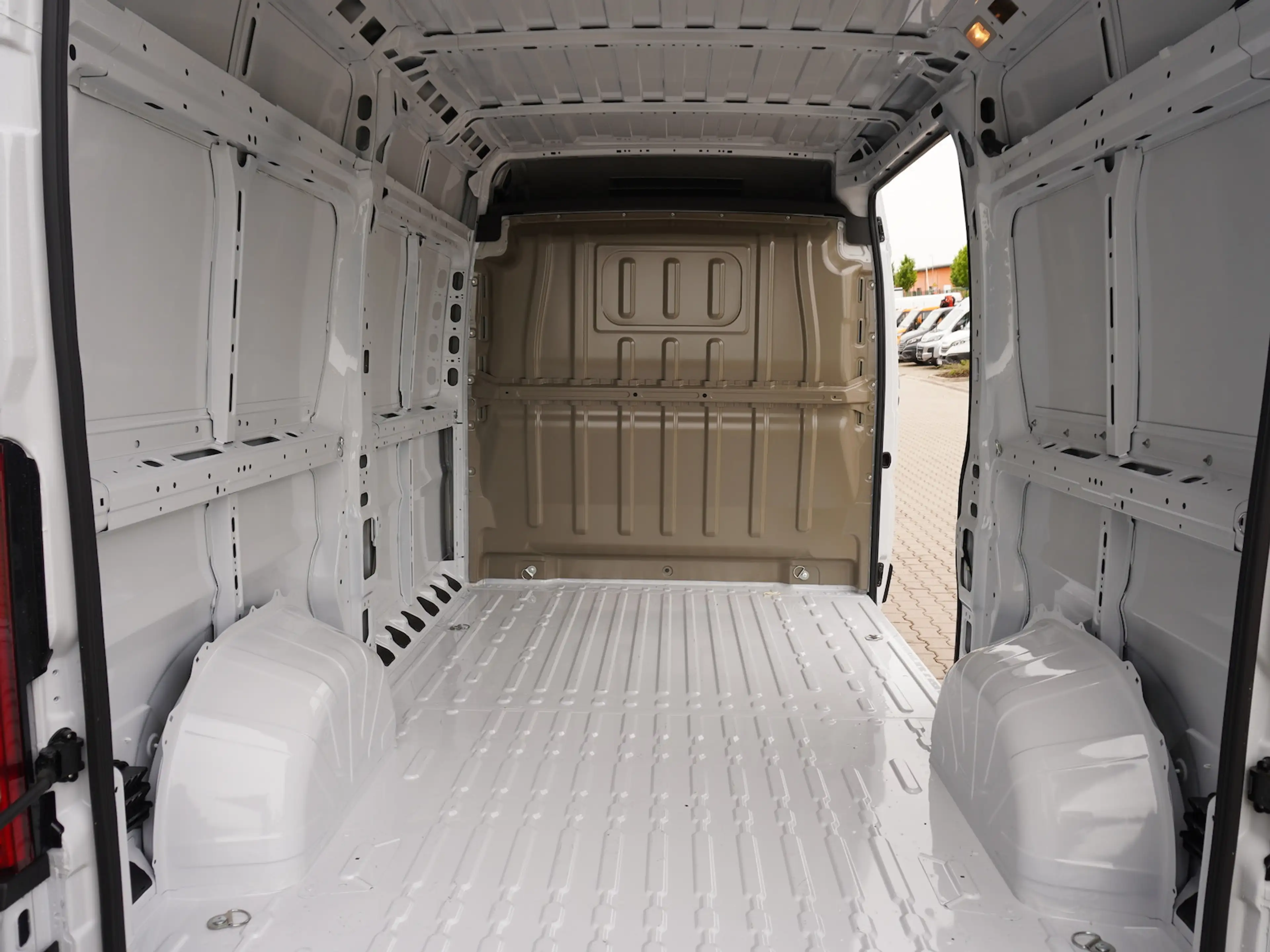 Fiat Ducato Maxi 35 L2H2 180 / 10-Zoll Navi — photo 6