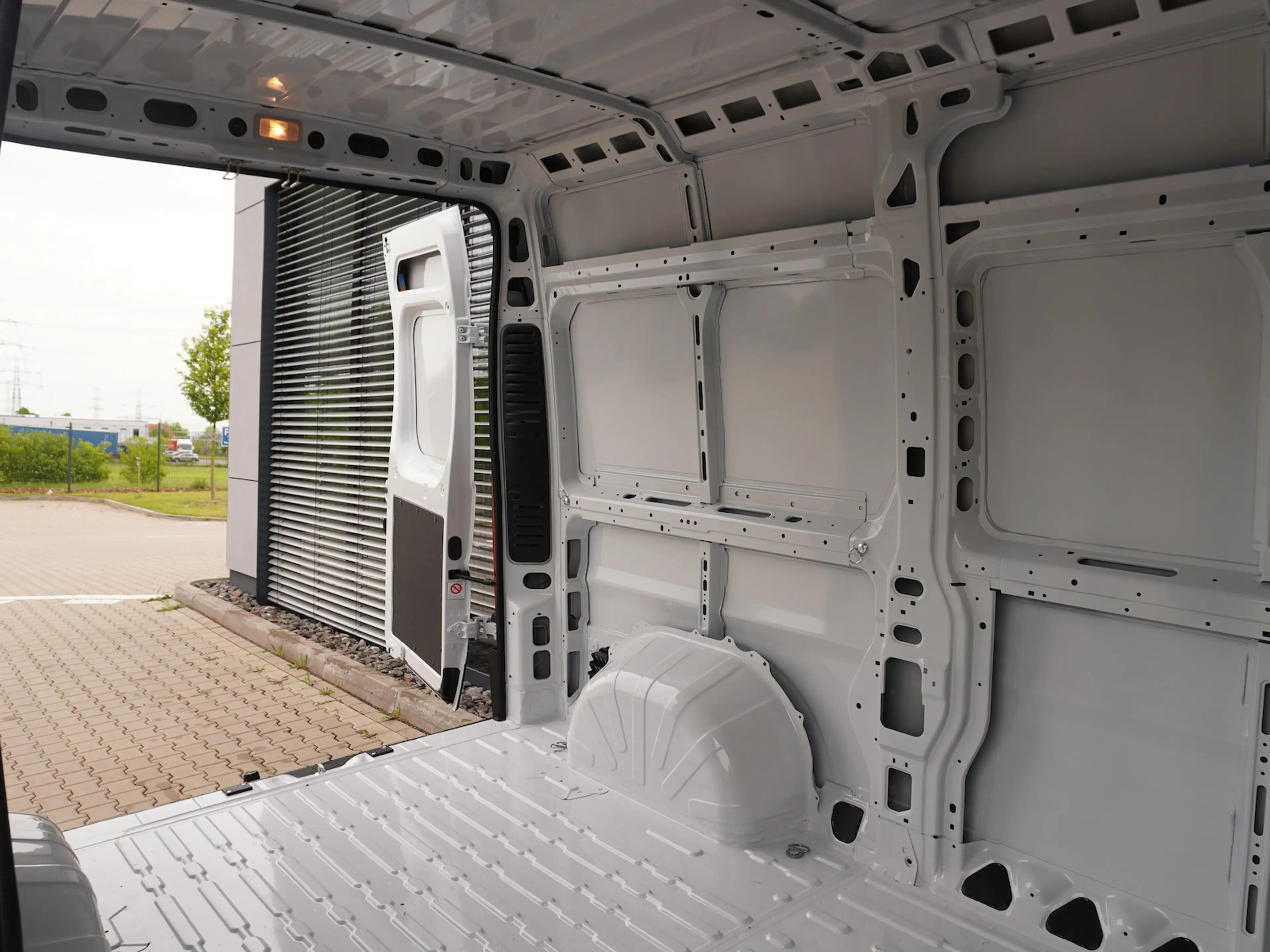 Fiat Ducato Maxi 35 L2H2 180 / 10-Zoll Navi — photo 7